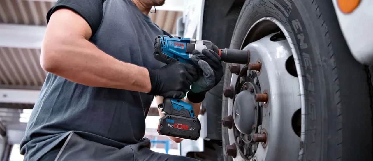 Jaki klucz pneumatyczny do warsztatu? Wybierz najlepszy model dla siebie