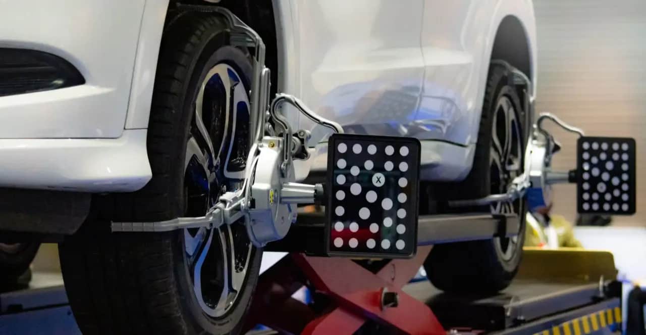 Czy po wymianie maglownicy trzeba ustawiać zbieżność, aby uniknąć problemów?