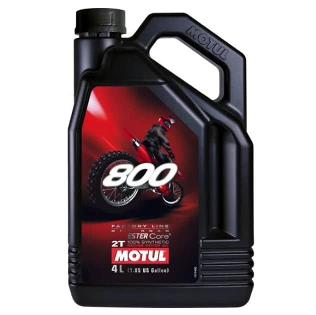 Motul 800 2T opinie - co użytkownicy mówią o jego wydajności?