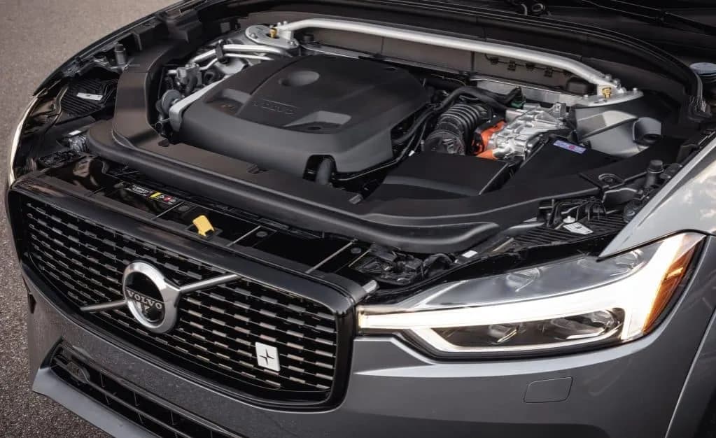 Volvo XC60 diesel czy benzyna: Który silnik naprawdę się opłaca?