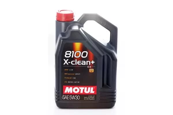 Motul 8100 X-Clean - Wybierz najlepszy olej silnikowy dla swojego auta
