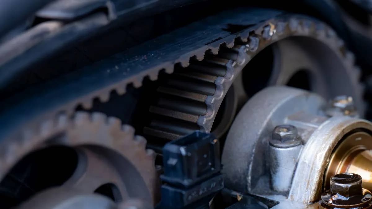 Zerwany pasek rozrządu w dieslu – objawy, które mogą zrujnować silnik